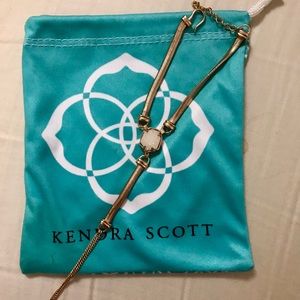 Kendra Scott Carlin Hand Chain